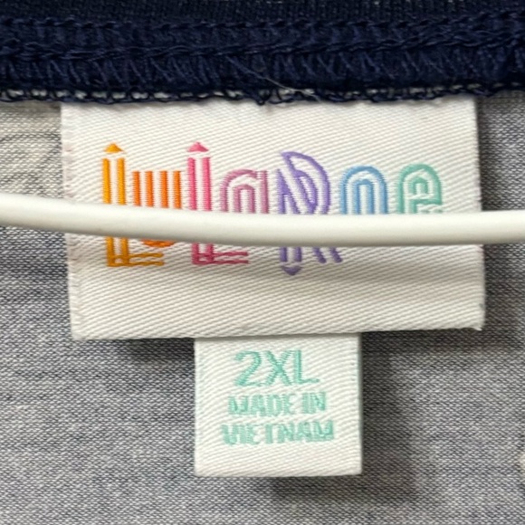 ➕ LuLaRoe Floral Print Christy T V Neck Short Sleeve Top Womens Plus Size 2X - Picture 6 of 8